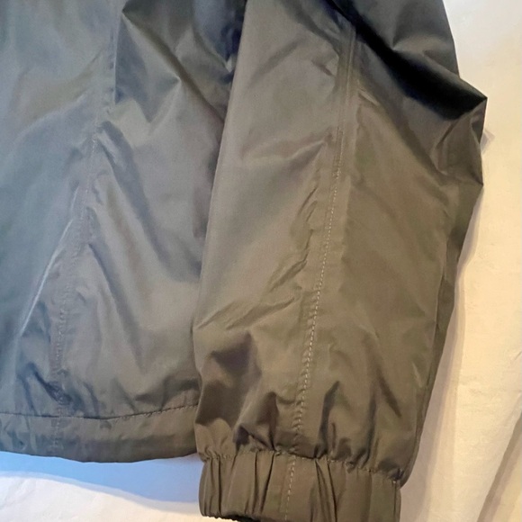 The North Face Women's Resolve Jacket - Picture 5 of 13